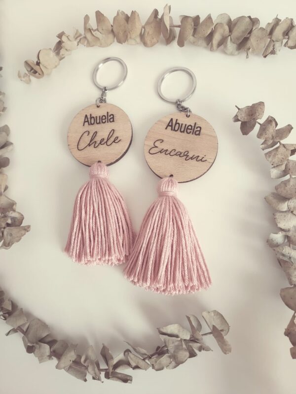 Llaveros personalizados con borlón